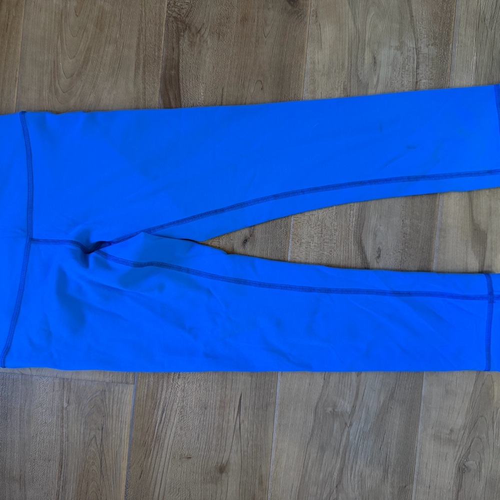 Lululemon blue reversible crop leggings
